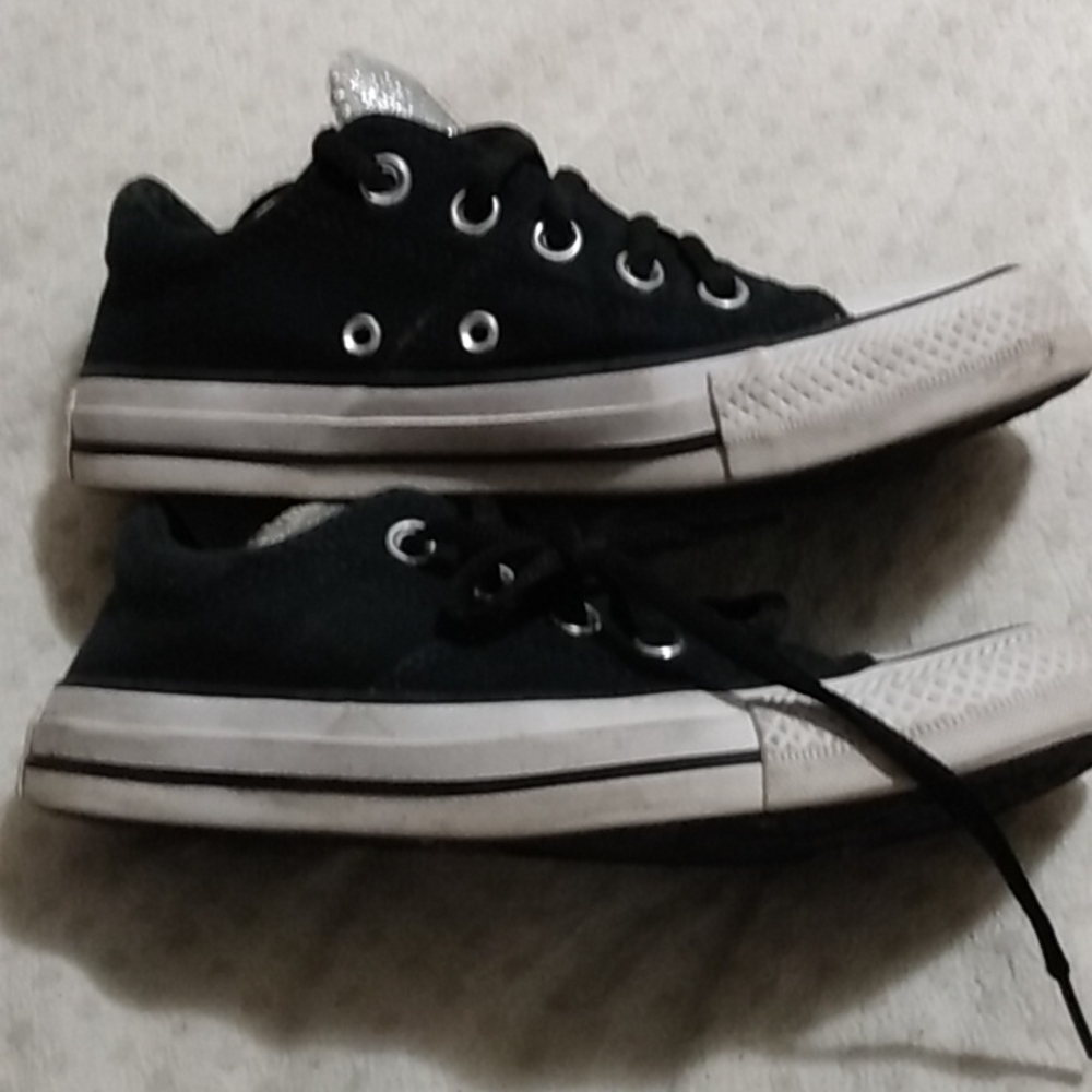Converse black and silver tennies - Picture 5 of 9